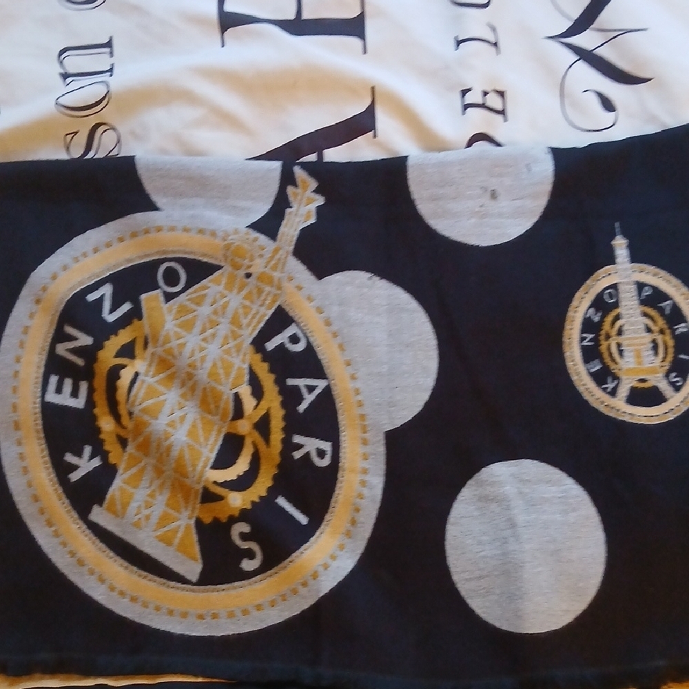 Kenzo Black and Gray Scarf with Gold Patterns - Picture 2 of 6